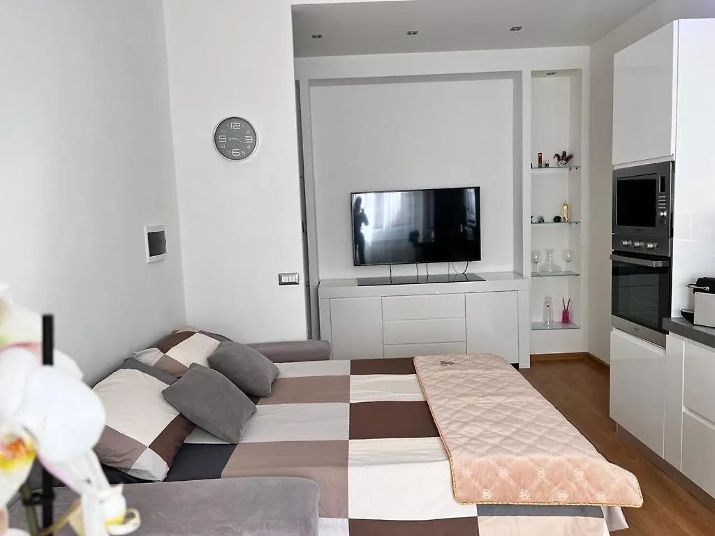 Apartment Home Suite Bande Nere Milan